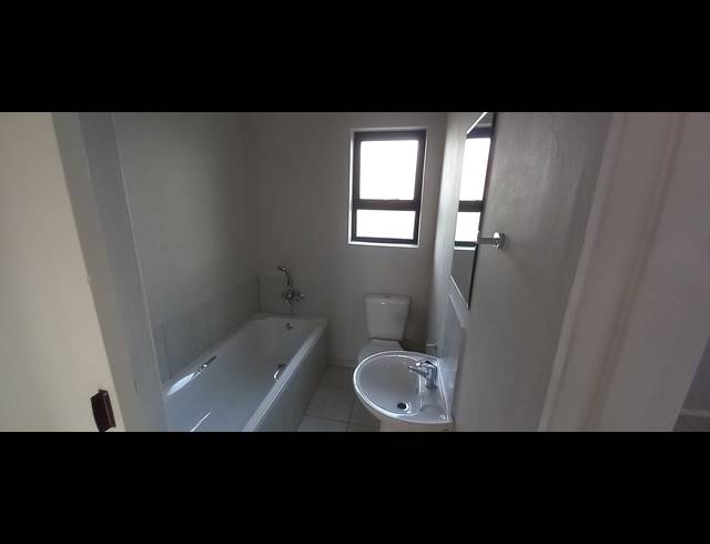 3 BEDROOM APARTMENT FOR SALE IN KENLEAF